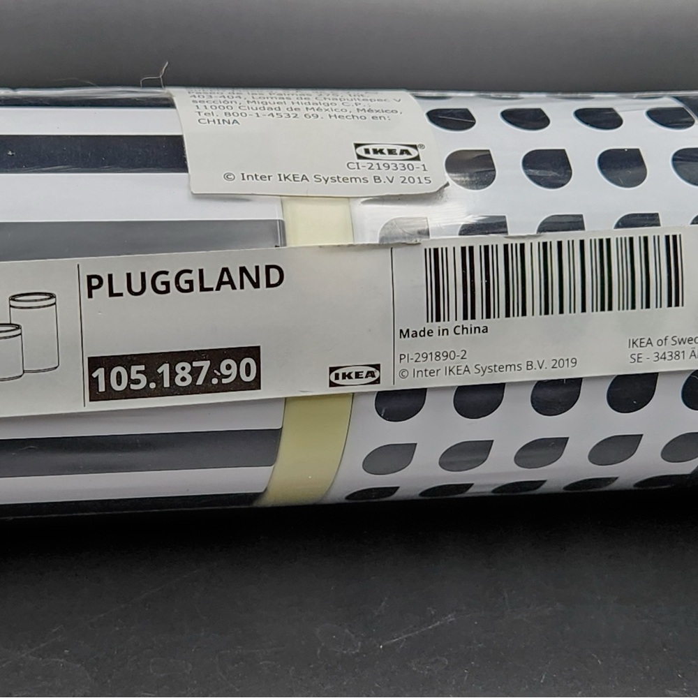 Plugg Black and White Storage Roll